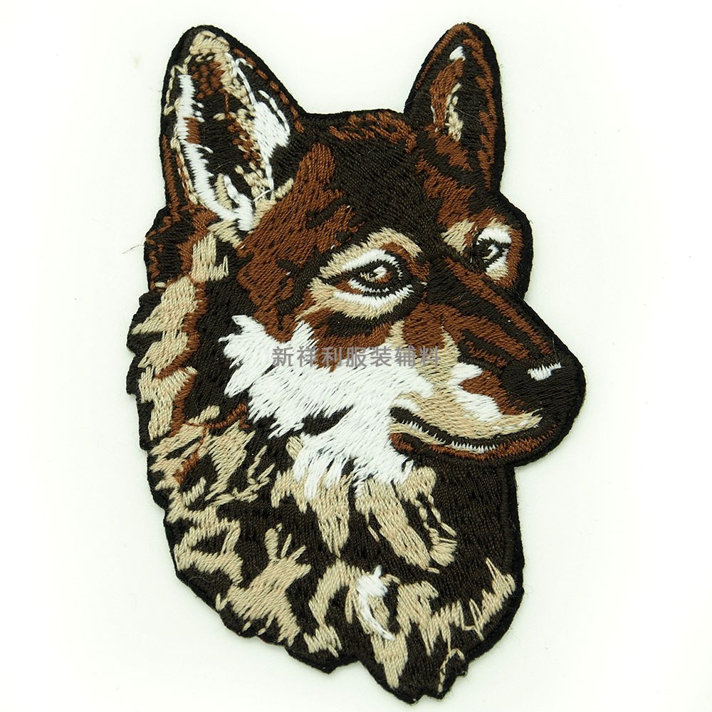 东莞厂家定做卡通绣花布贴公鸡补丁贴定制服装包包草莓视频污在线商标批发